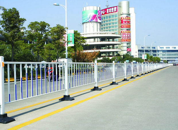 道路护栏提升整体城市形象